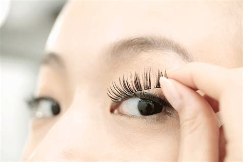 canadian false eyelashes.